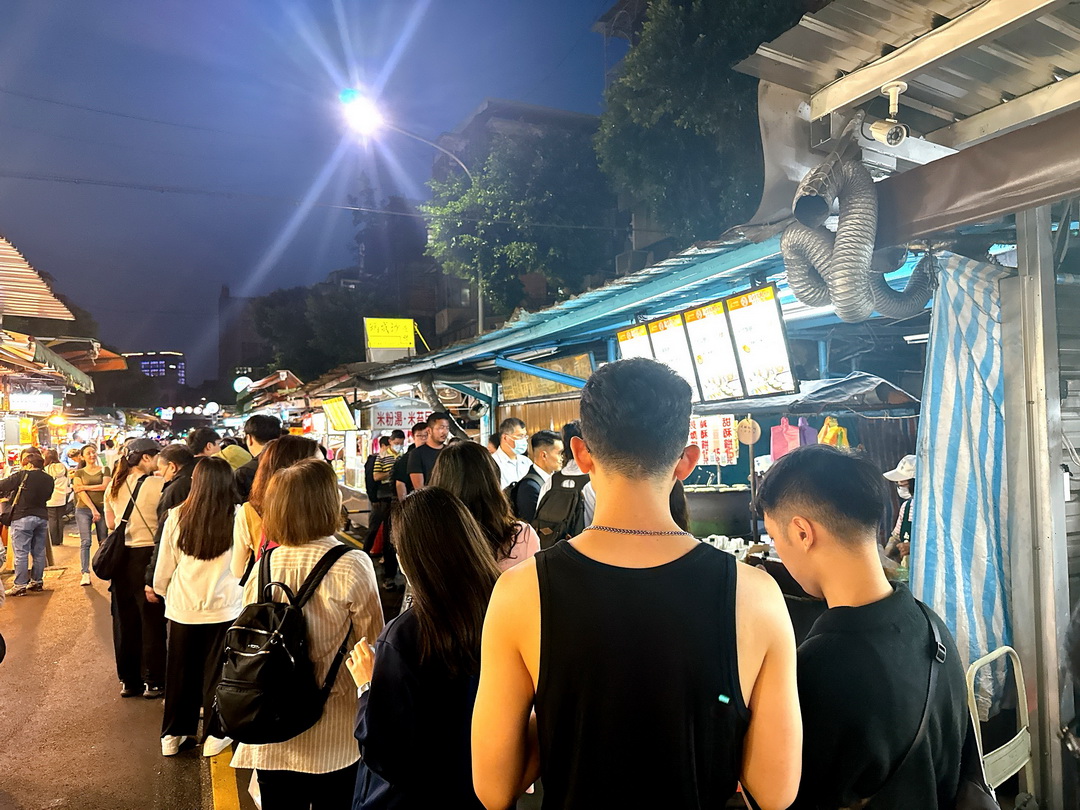 南機場夜市美食|12間必吃人氣小吃推薦,米其林必比登臭豆腐、蚵嗲、沙威瑪、滷肉飯、炸雞通通有 @猴屁的異想世界 南機場夜市美食|12間必吃人氣小吃推薦,米其林必比登臭豆腐、蚵嗲、沙威瑪、滷肉飯、炸雞通通有 @猴屁的異想世界