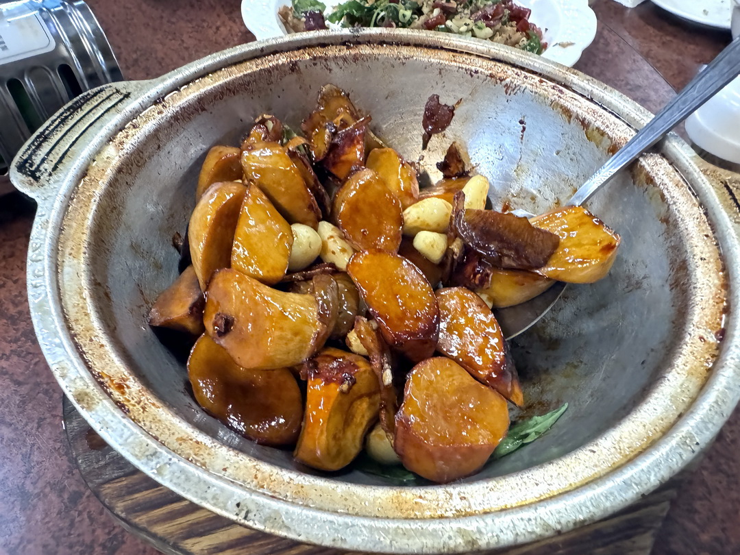 龍之居土雞城|台中北屯合菜推薦!5000元合菜10道菜超澎湃,招牌甕仔雞、鳳梨蝦球必吃 @猴屁的異想世界 龍之居土雞城|台中北屯合菜推薦!5000元合菜10道菜超澎湃,招牌甕仔雞、鳳梨蝦球必吃 @猴屁的異想世界