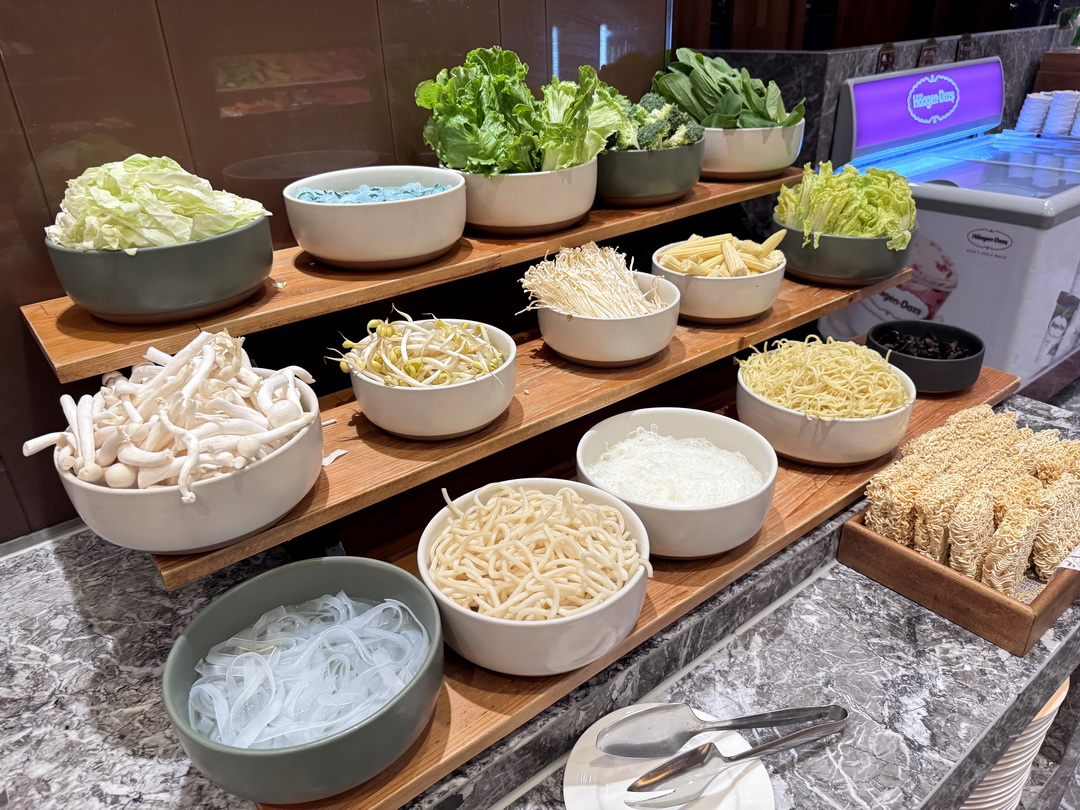 【新竹老爺酒店Le Café自助餐】氣派裝潢高質感Buffet,必吃爐烤牛排、生魚片、哈根達斯! @猴屁的異想世界 【新竹老爺酒店Le Café自助餐】氣派裝潢高質感Buffet,必吃爐烤牛排、生魚片、哈根達斯! @猴屁的異想世界
