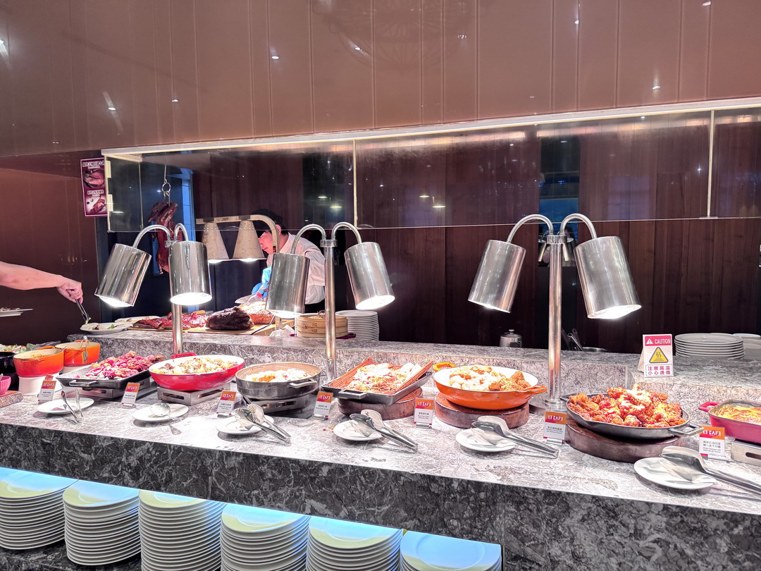 【新竹老爺酒店Le Café自助餐】氣派裝潢高質感Buffet,必吃爐烤牛排、生魚片、哈根達斯! @猴屁的異想世界 【新竹老爺酒店Le Café自助餐】氣派裝潢高質感Buffet,必吃爐烤牛排、生魚片、哈根達斯! @猴屁的異想世界