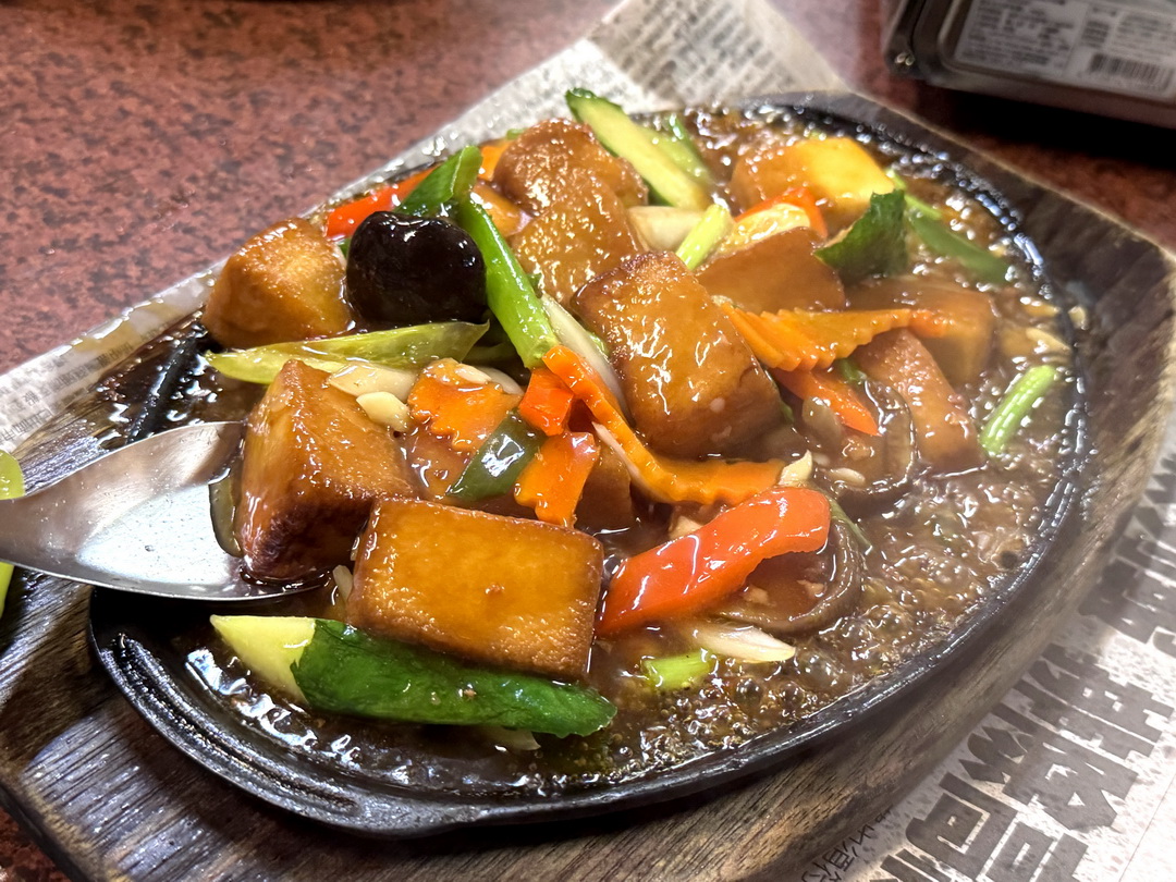 龍之居土雞城|台中北屯合菜推薦!5000元合菜10道菜超澎湃,招牌甕仔雞、鳳梨蝦球必吃 @猴屁的異想世界 龍之居土雞城|台中北屯合菜推薦!5000元合菜10道菜超澎湃,招牌甕仔雞、鳳梨蝦球必吃 @猴屁的異想世界