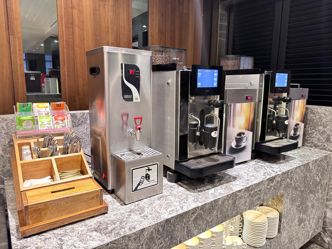 【新竹老爺酒店Le Café自助餐】氣派裝潢高質感Buffet,必吃爐烤牛排、生魚片、哈根達斯! @猴屁的異想世界 【新竹老爺酒店Le Café自助餐】氣派裝潢高質感Buffet,必吃爐烤牛排、生魚片、哈根達斯! @猴屁的異想世界
