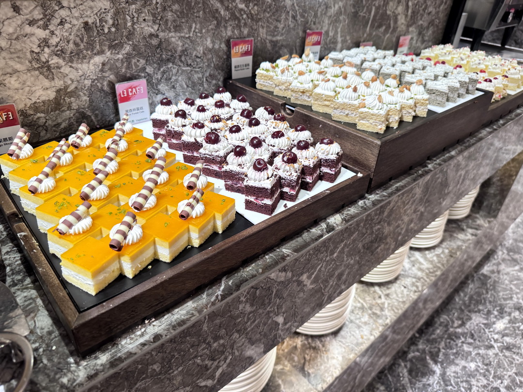 【新竹老爺酒店Le Café自助餐】氣派裝潢高質感Buffet,必吃爐烤牛排、生魚片、哈根達斯! @猴屁的異想世界 【新竹老爺酒店Le Café自助餐】氣派裝潢高質感Buffet,必吃爐烤牛排、生魚片、哈根達斯! @猴屁的異想世界