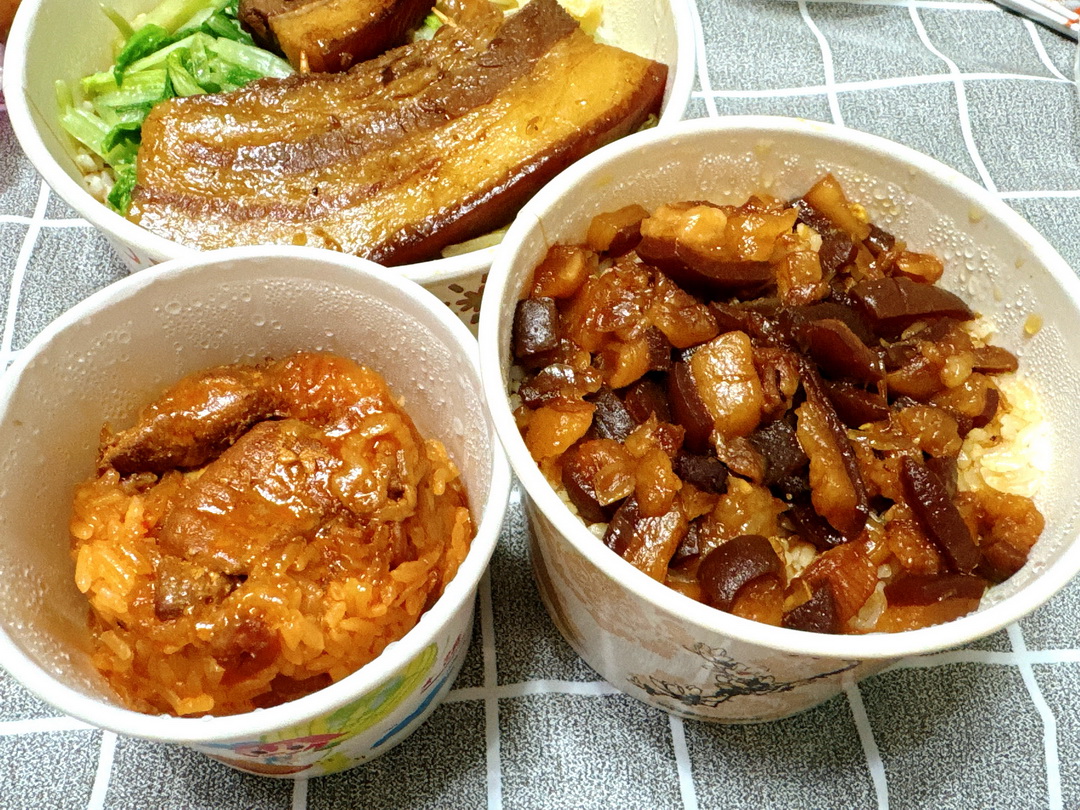 台北滷肉飯推薦｜精選5間台北必吃滷肉飯名店，肥瘦剛好超下飯，滷肉飯冠軍會是哪一家？ @猴屁的異想世界