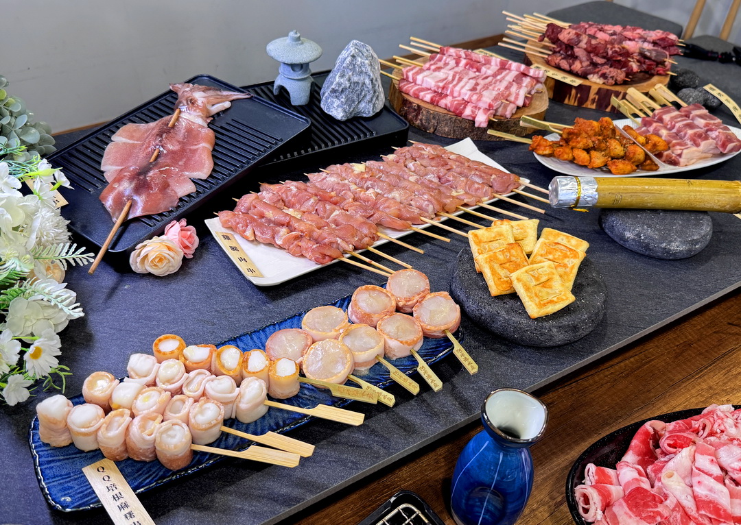 阿布潘水產|台中超狂海鮮市集,現撈龍蝦、生蠔、帝王蟹,中秋烤肉一站買齊! @猴屁的異想世界 阿布潘水產|台中超狂海鮮市集,現撈龍蝦、生蠔、帝王蟹,中秋烤肉一站買齊! @猴屁的異想世界