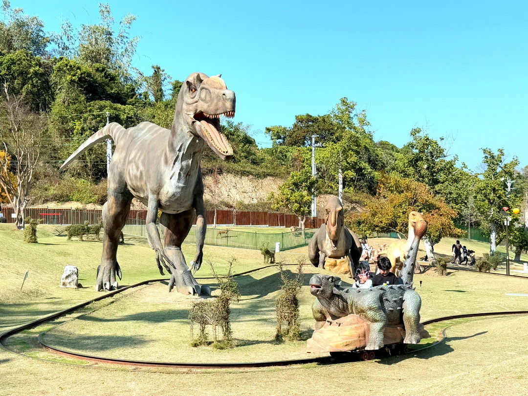 九九峰動物樂園|南投親子景點推薦!笑笑羊、鸚鵡近距離互動,還有恐龍園區、美食街超豐富 @猴屁的異想世界 九九峰動物樂園|南投親子景點推薦!笑笑羊、鸚鵡近距離互動,還有恐龍園區、美食街超豐富 @猴屁的異想世界