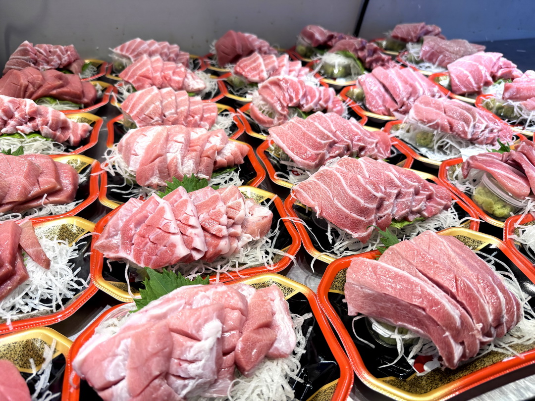 阿布潘水產|台中超狂海鮮市集,現撈龍蝦、生蠔、帝王蟹,中秋烤肉一站買齊! @猴屁的異想世界 阿布潘水產|台中超狂海鮮市集,現撈龍蝦、生蠔、帝王蟹,中秋烤肉一站買齊! @猴屁的異想世界