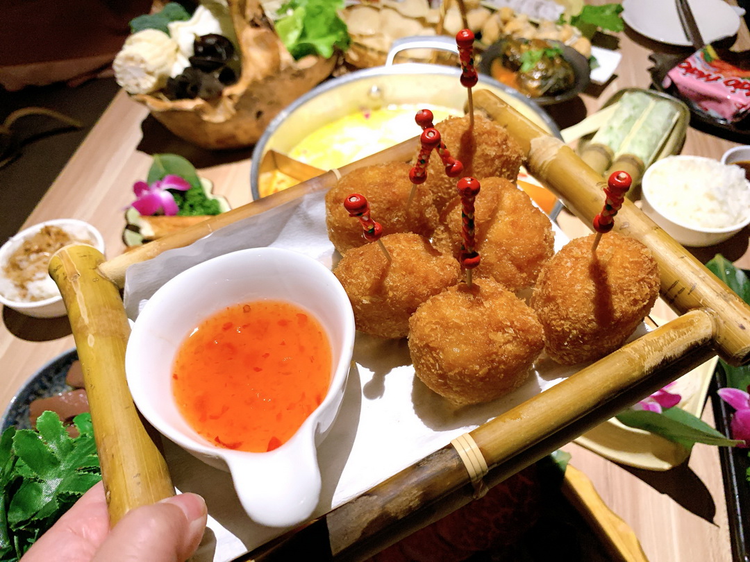 【台北火鍋推薦】泰滾 Rolling Thai 南京店,泰式酸辣鍋、椰奶鍋必吃,聚餐慶生好選擇 @猴屁的異想世界 【台北火鍋推薦】泰滾 Rolling Thai 南京店,泰式酸辣鍋、椰奶鍋必吃,聚餐慶生好選擇 @猴屁的異想世界