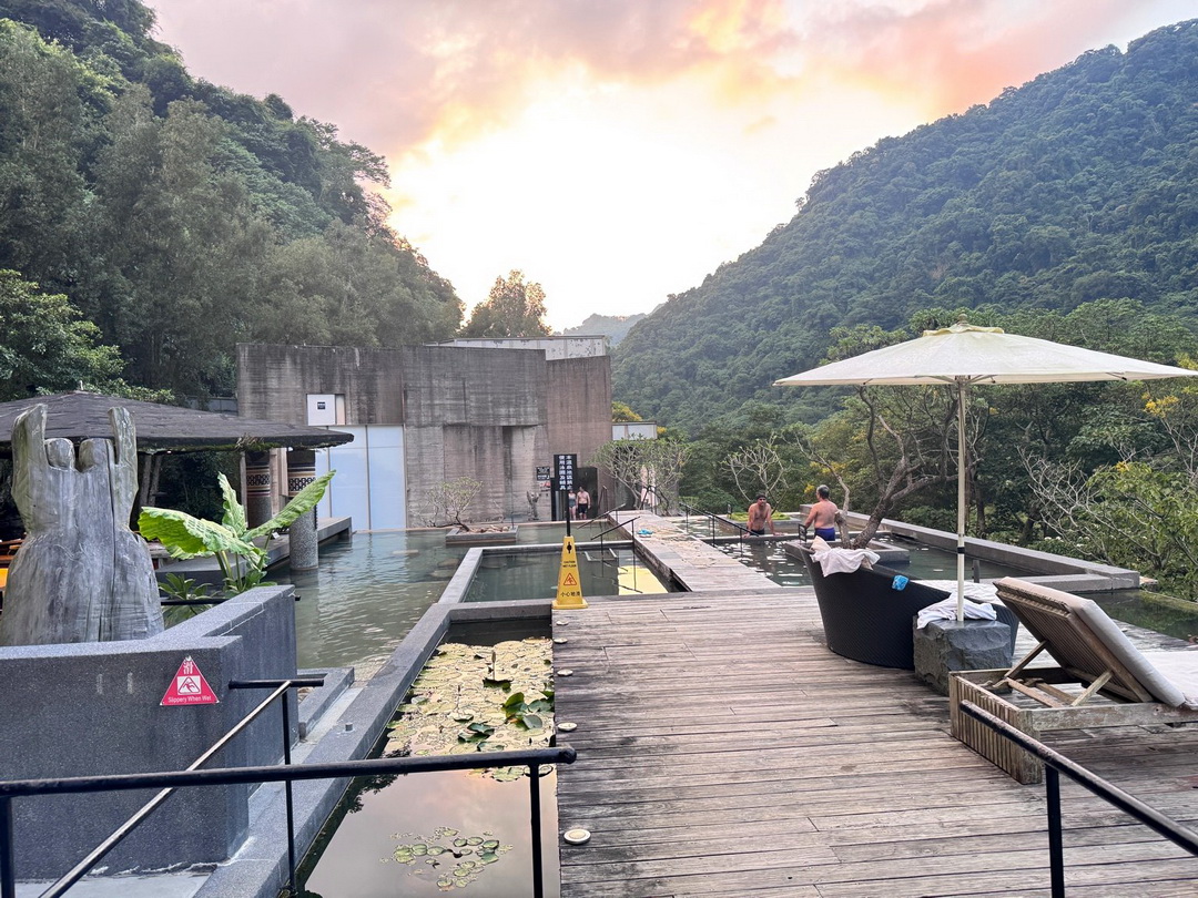 苗栗住宿|泰安觀止溫泉會館,一泊二食享受山林美景,溫泉、泳池、豪華Buffet全包! @猴屁的異想世界 苗栗住宿|泰安觀止溫泉會館,一泊二食享受山林美景,溫泉、泳池、豪華Buffet全包! @猴屁的異想世界
