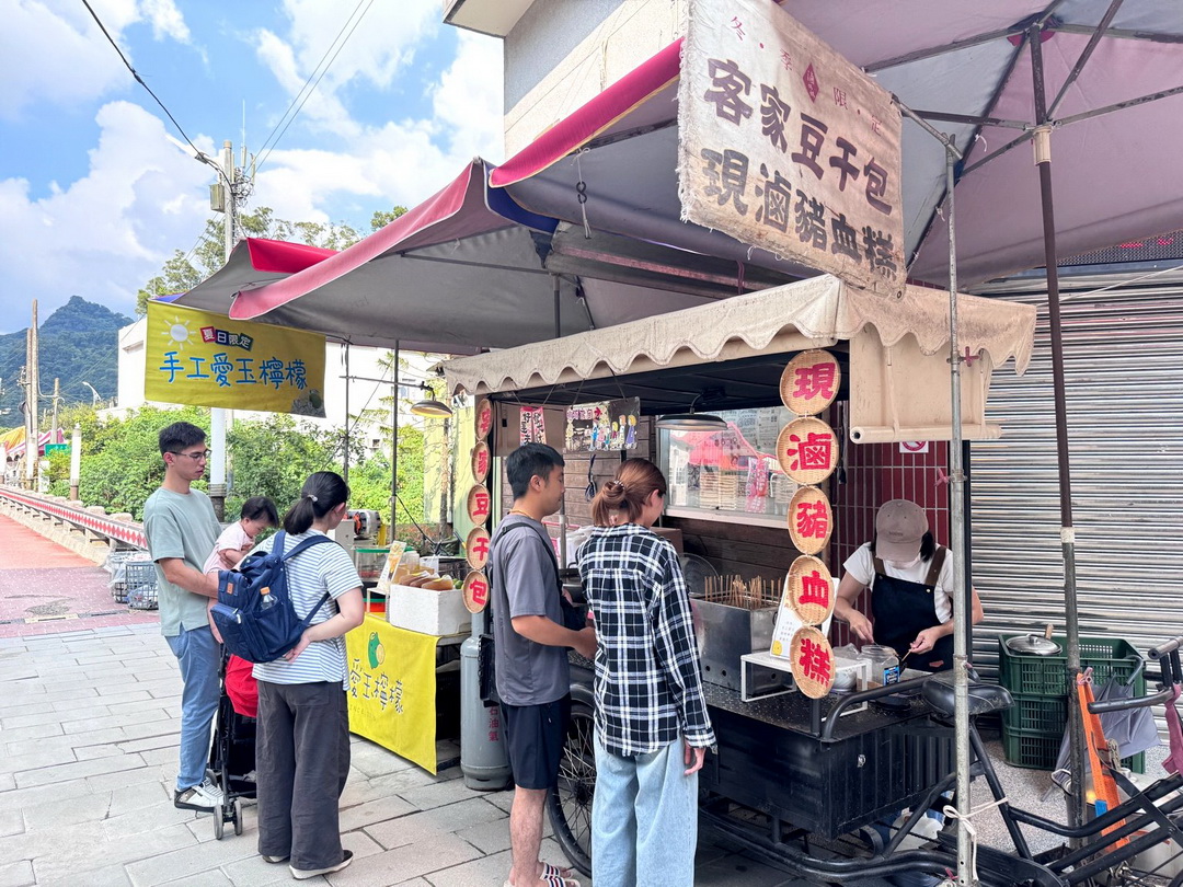 【苗栗美食】清安洗水坑豆腐街10大必吃小吃懶人包,臭豆腐、烤肉、麻糬一次滿足 @猴屁的異想世界 【苗栗美食】清安洗水坑豆腐街10大必吃小吃懶人包,臭豆腐、烤肉、麻糬一次滿足 @猴屁的異想世界
