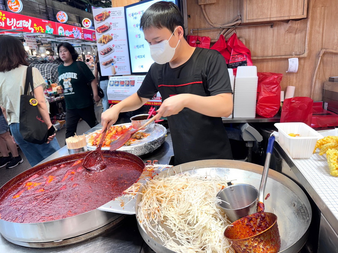 廣藏市場美食|姜家辣炒年糕,首爾必吃排隊小吃,超濃郁辣醬年糕必點! @猴屁的異想世界 廣藏市場美食|姜家辣炒年糕,首爾必吃排隊小吃,超濃郁辣醬年糕必點! @猴屁的異想世界