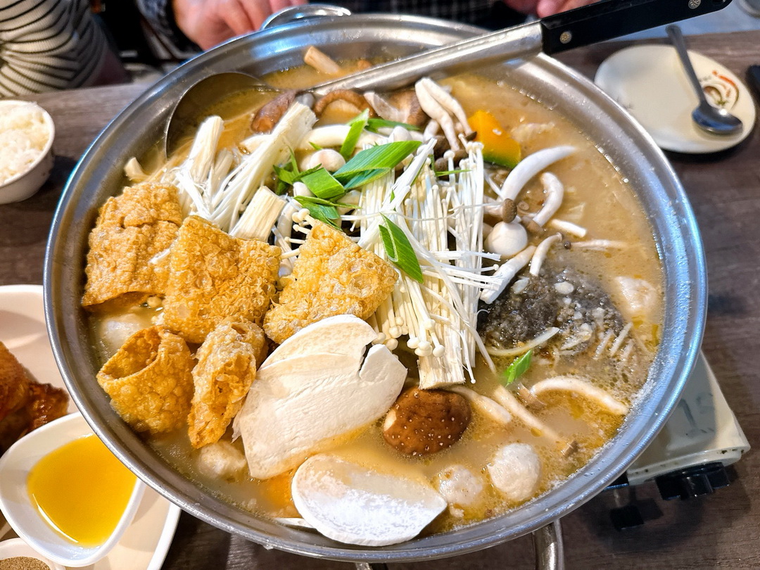 131多肉花園餐廳|南投魚池日月潭聚餐推薦,必吃甕仔雞+砂鍋魚頭大份量合菜 @猴屁的異想世界 131多肉花園餐廳|南投魚池日月潭聚餐推薦,必吃甕仔雞+砂鍋魚頭大份量合菜 @猴屁的異想世界