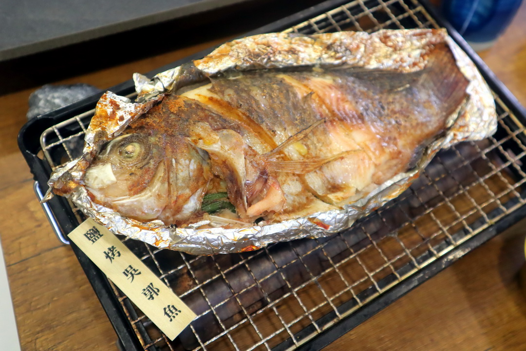 阿布潘水產|台中超狂海鮮市集,現撈龍蝦、生蠔、帝王蟹,中秋烤肉一站買齊! @猴屁的異想世界 阿布潘水產|台中超狂海鮮市集,現撈龍蝦、生蠔、帝王蟹,中秋烤肉一站買齊! @猴屁的異想世界