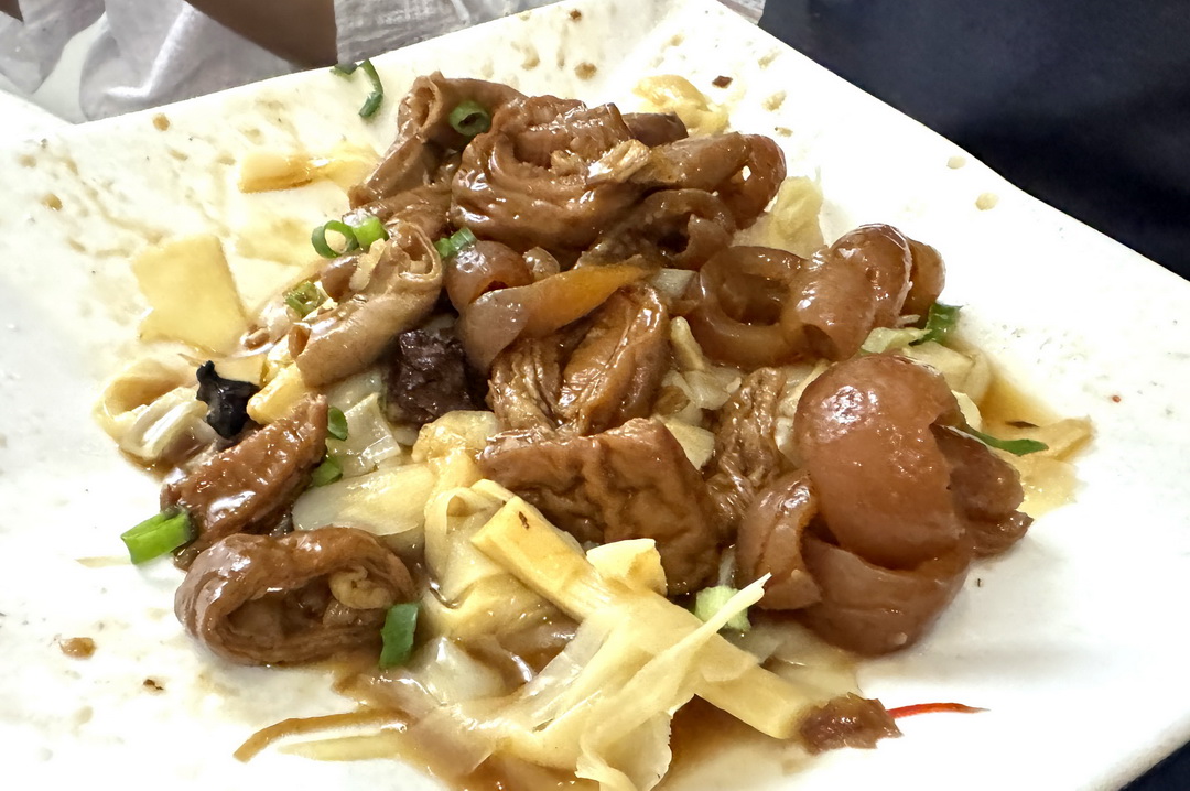 士官長野地餐廳|台中無菜單吃到飽只要400元!土官長酸菜白肉鍋、手工蔥油餅、湖南臘味超澎湃 @猴屁的異想世界 士官長野地餐廳|台中無菜單吃到飽只要400元!土官長酸菜白肉鍋、手工蔥油餅、湖南臘味超澎湃 @猴屁的異想世界
