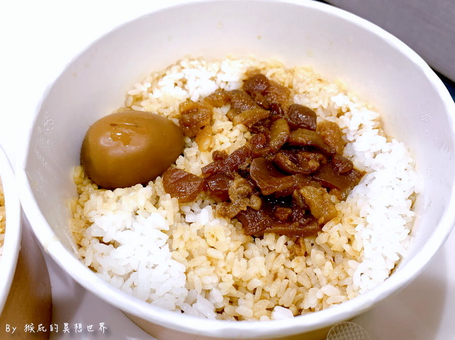 【五燈獎內湖店】內湖竟然也有五燈獎，腿庫飯必點，貴一點但肉很多 @猴屁的異想世界