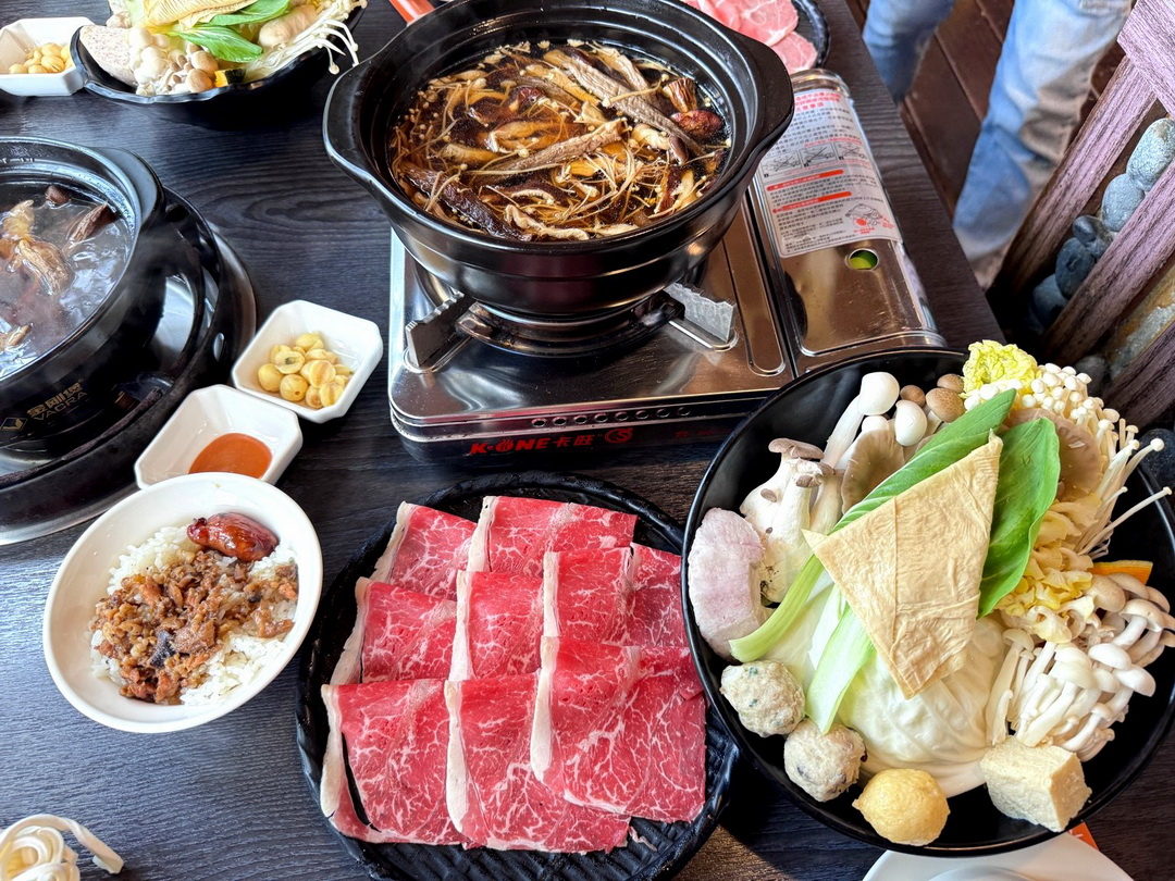 菇神新社店|台中新社人氣餐廳,米其林必比登連5年推薦,必吃香菇火鍋、炸菇、熱炒推薦 @猴屁的異想世界 菇神新社店|台中新社人氣餐廳,米其林必比登連5年推薦,必吃香菇火鍋、炸菇、熱炒推薦 @猴屁的異想世界