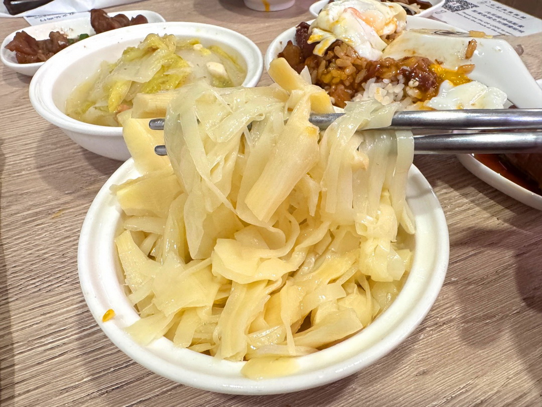 【弘記肉燥飯舖】高雄必吃米其林必比登推薦,連續4年上榜的超人氣肉燥飯! @猴屁的異想世界 【弘記肉燥飯舖】高雄必吃米其林必比登推薦,連續4年上榜的超人氣肉燥飯! @猴屁的異想世界