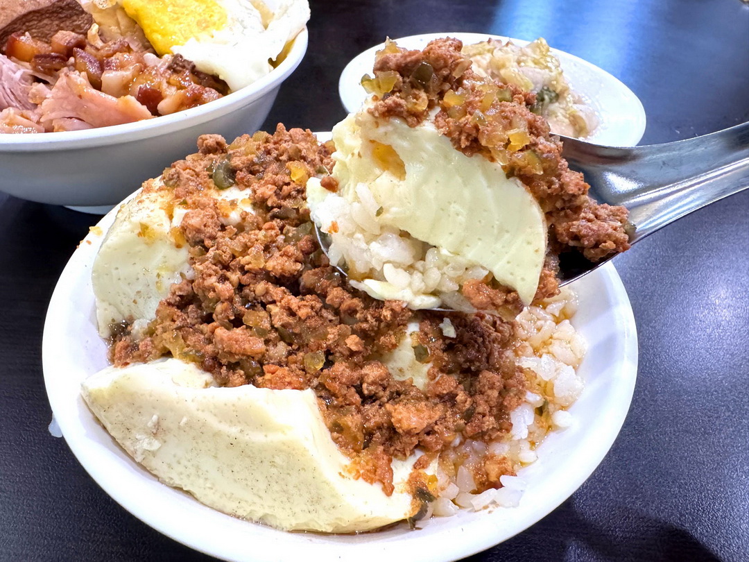 【君腿庫飯】高雄在地人激推腿庫飯老店,肥瘦剛好滷得超入味,蒸蛋飯滑嫩必點! @猴屁的異想世界 【君腿庫飯】高雄在地人激推腿庫飯老店,肥瘦剛好滷得超入味,蒸蛋飯滑嫩必點! @猴屁的異想世界