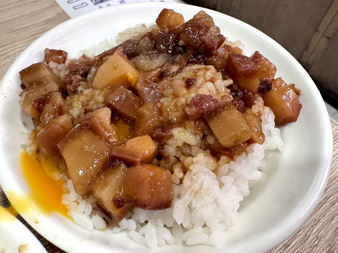 【弘記肉燥飯舖】高雄必吃米其林必比登推薦,連續4年上榜的超人氣肉燥飯! @猴屁的異想世界 【弘記肉燥飯舖】高雄必吃米其林必比登推薦,連續4年上榜的超人氣肉燥飯! @猴屁的異想世界