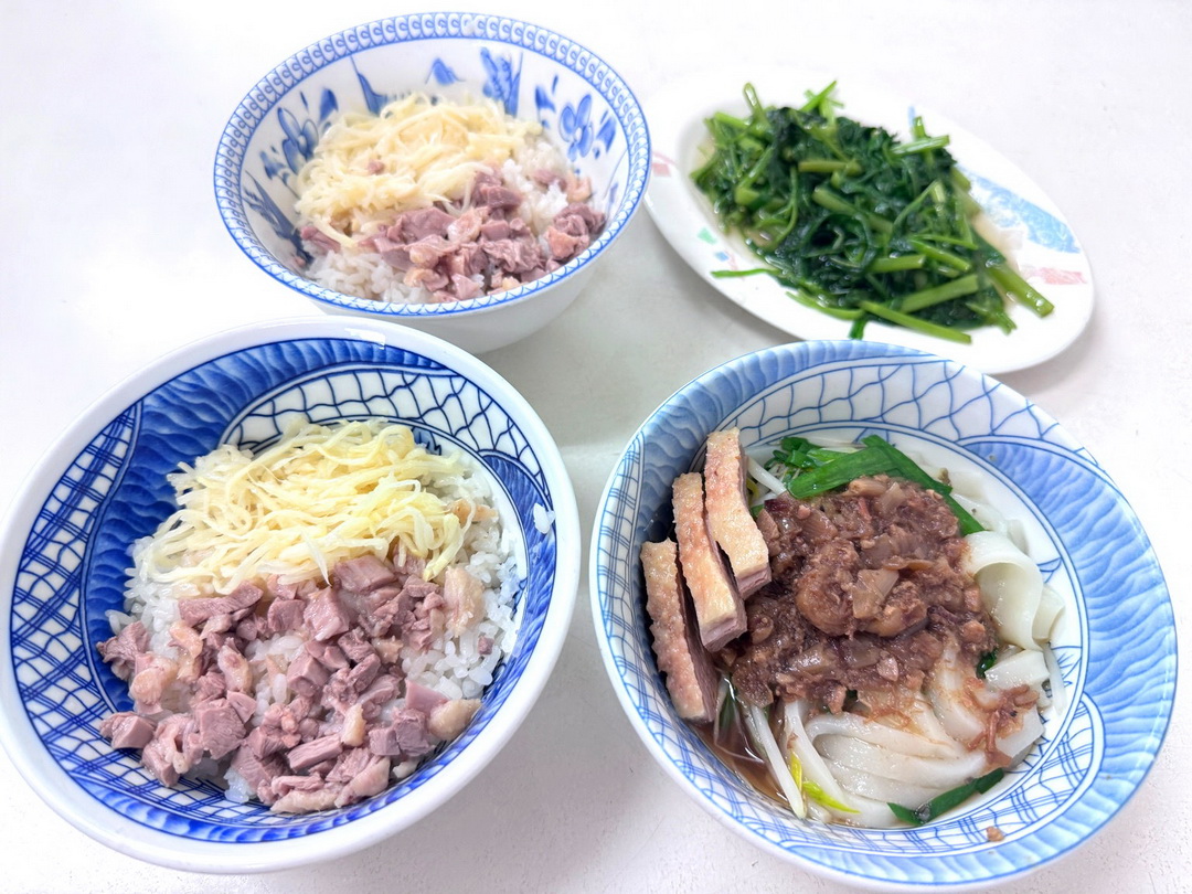 【鴨肉和】高雄超人氣鴨肉飯，排隊人潮滿滿，鴨肉湯一整隻腿超澎湃 @猴屁的異想世界