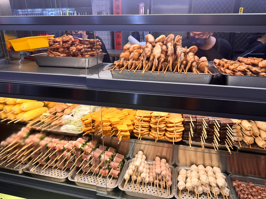 【品燒炭烤美食上安店】台中烤物推薦！韓星玉澤演也來買的烤串店，串燒好吃必點