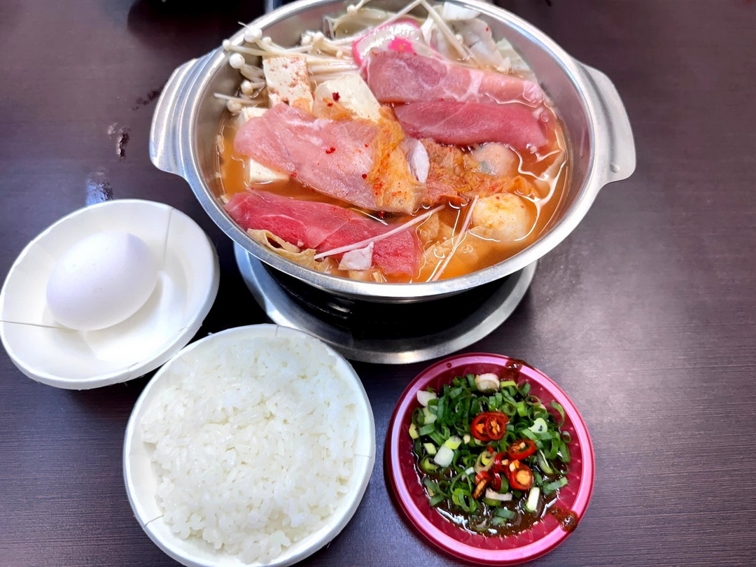 三媽臭臭鍋逢甲店|台中最好吃的三媽分店,平價個人鍋附飲料冰淇淋吃到飽!大腸臭臭鍋必點 @猴屁的異想世界 三媽臭臭鍋逢甲店|台中最好吃的三媽分店,平價個人鍋附飲料冰淇淋吃到飽!大腸臭臭鍋必點 @猴屁的異想世界