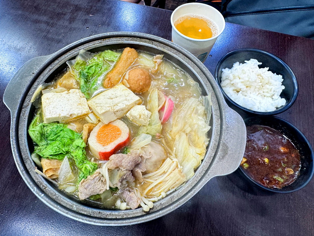 【八鮮鍋海臭臭鍋台中店】西屯平價火鍋推薦!白飯飲料冰淇淋吃到飽,麻辣牛奶鍋超香濃必點! @猴屁的異想世界 【八鮮鍋海臭臭鍋台中店】西屯平價火鍋推薦!白飯飲料冰淇淋吃到飽,麻辣牛奶鍋超香濃必點! @猴屁的異想世界