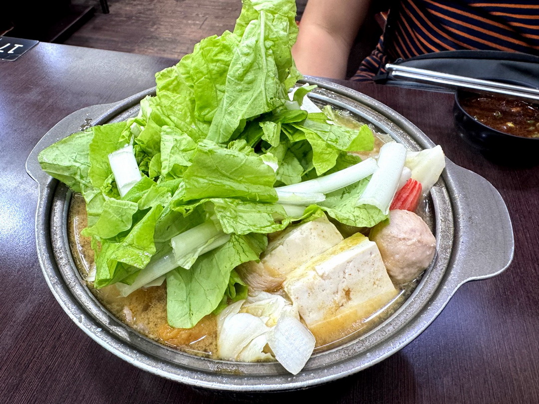 【八鮮鍋海臭臭鍋台中店】西屯平價火鍋推薦!白飯飲料冰淇淋吃到飽,麻辣牛奶鍋超香濃必點! @猴屁的異想世界 【八鮮鍋海臭臭鍋台中店】西屯平價火鍋推薦!白飯飲料冰淇淋吃到飽,麻辣牛奶鍋超香濃必點! @猴屁的異想世界