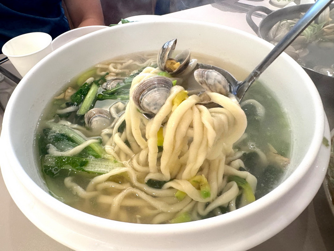 朝朝Jojo刀削麵|首爾聖水洞美食推薦,爆多蛤蜊刀削麵湯頭超鮮,海鮮煎餅必點! @猴屁的異想世界 朝朝Jojo刀削麵|首爾聖水洞美食推薦,爆多蛤蜊刀削麵湯頭超鮮,海鮮煎餅必點! @猴屁的異想世界