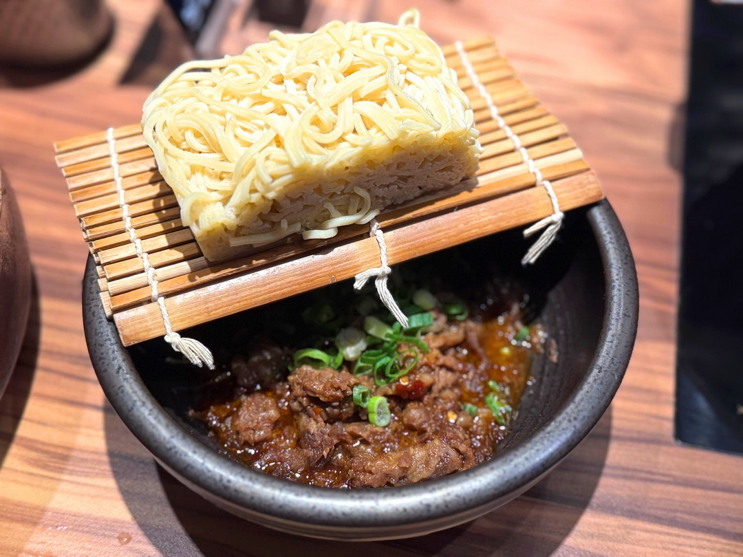 十二段鍋物堂逢甲店|台中深夜火鍋推薦,自助吧吃到飽,當月壽星送大盤肉開到凌晨4點 @猴屁的異想世界 十二段鍋物堂逢甲店|台中深夜火鍋推薦,自助吧吃到飽,當月壽星送大盤肉開到凌晨4點 @猴屁的異想世界