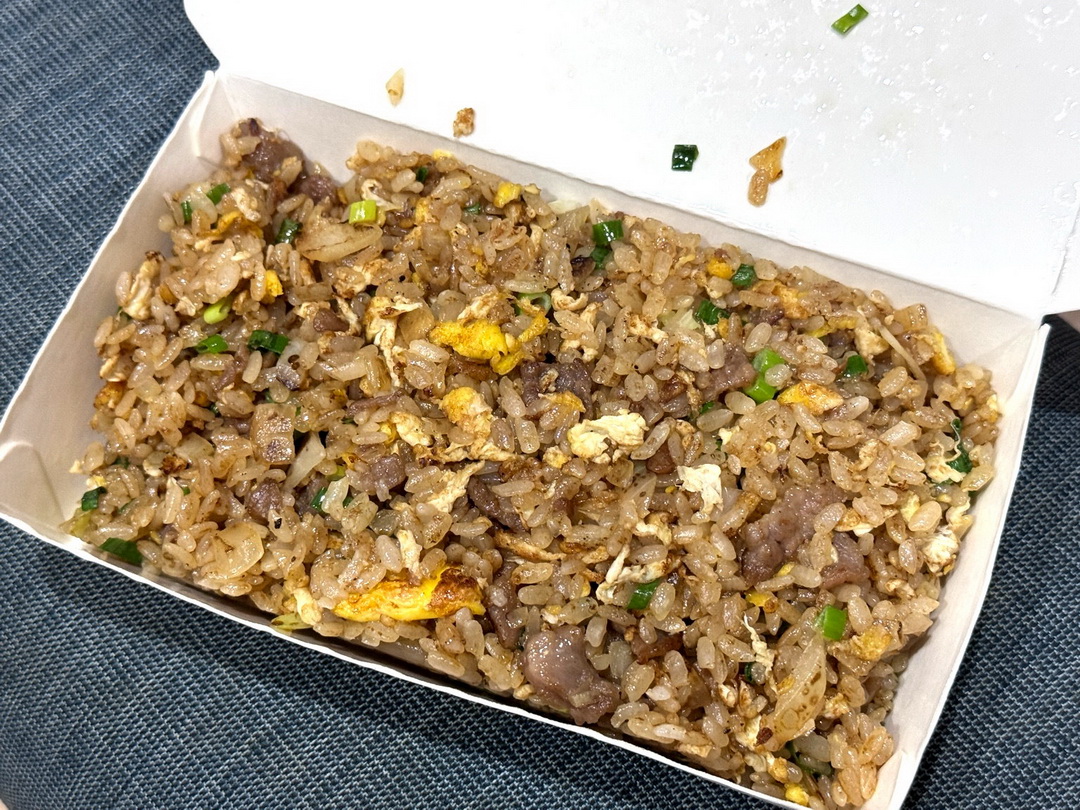 【京采小館】台中青海路平價熱炒推薦，手工湯包超多汁，炒飯炒麵份量大又好吃 @猴屁的異想世界