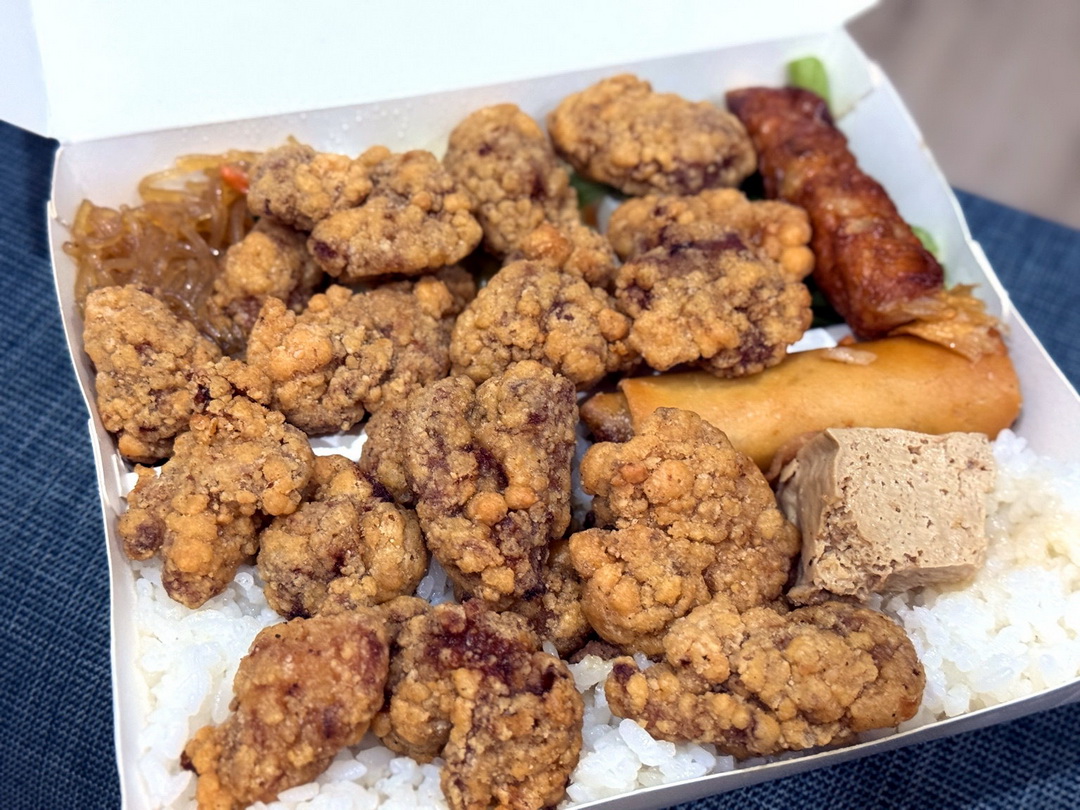 【巧嶼草袋飯】台中超人氣便當,無骨鹹酥雞飯滿到看不到飯只要90元,超高CP值! @猴屁的異想世界 【巧嶼草袋飯】台中超人氣便當,無骨鹹酥雞飯滿到看不到飯只要90元,超高CP值! @猴屁的異想世界