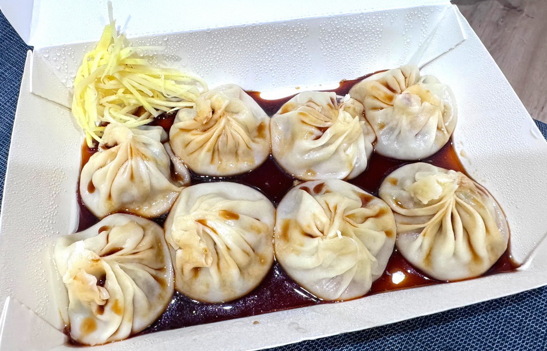 【京采小館】台中青海路平價熱炒推薦，手工湯包超多汁，炒飯炒麵份量大又好吃 @猴屁的異想世界