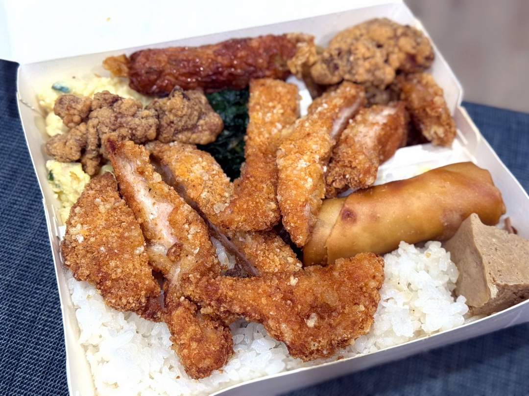 【巧嶼草袋飯】台中超人氣便當,無骨鹹酥雞飯滿到看不到飯只要90元,超高CP值! @猴屁的異想世界 【巧嶼草袋飯】台中超人氣便當,無骨鹹酥雞飯滿到看不到飯只要90元,超高CP值! @猴屁的異想世界