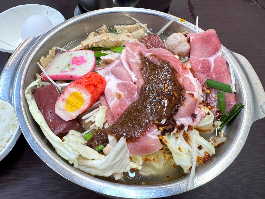 三媽臭臭鍋逢甲店|台中最好吃的三媽分店,平價個人鍋附飲料冰淇淋吃到飽!大腸臭臭鍋必點 @猴屁的異想世界 三媽臭臭鍋逢甲店|台中最好吃的三媽分店,平價個人鍋附飲料冰淇淋吃到飽!大腸臭臭鍋必點 @猴屁的異想世界