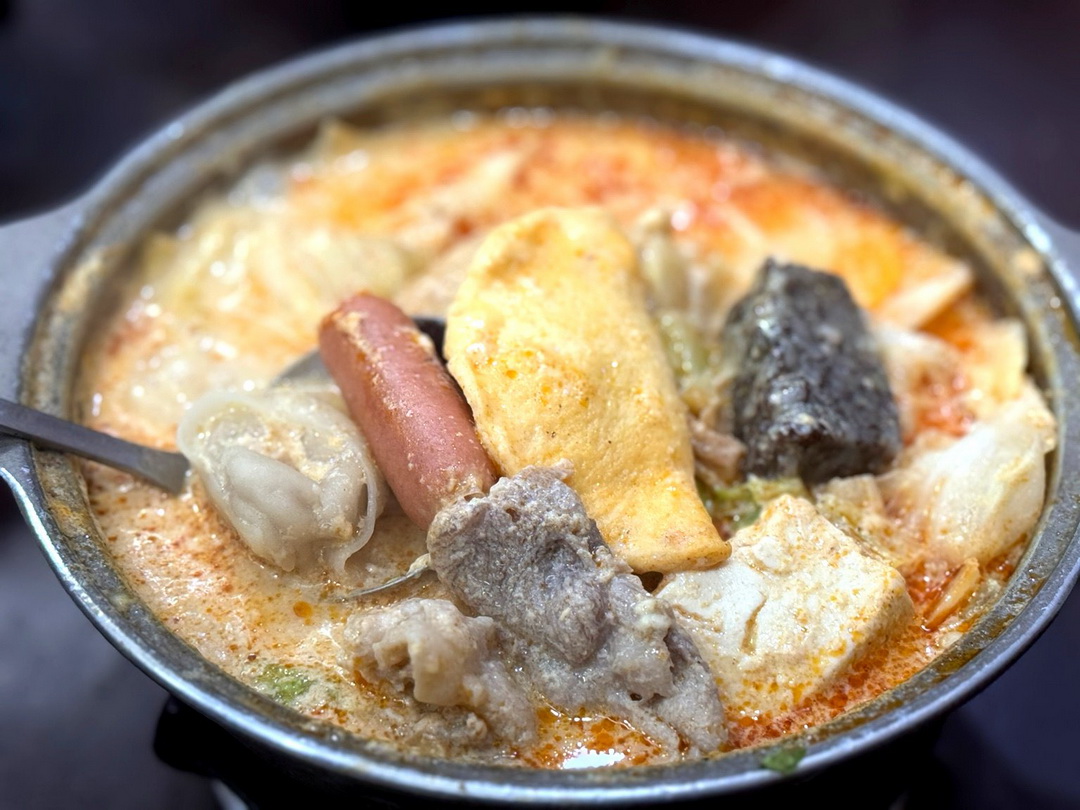 【八鮮鍋海臭臭鍋台中店】西屯平價火鍋推薦!白飯飲料冰淇淋吃到飽,麻辣牛奶鍋超香濃必點! @猴屁的異想世界 【八鮮鍋海臭臭鍋台中店】西屯平價火鍋推薦!白飯飲料冰淇淋吃到飽,麻辣牛奶鍋超香濃必點! @猴屁的異想世界