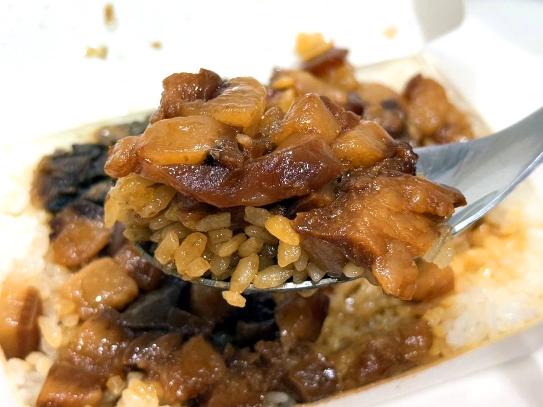 林記飯館西屯青海店|台中滷肉飯推薦!都是肥肉油油亮亮,還有多款便當選擇! @猴屁的異想世界 林記飯館西屯青海店|台中滷肉飯推薦!都是肥肉油油亮亮,還有多款便當選擇! @猴屁的異想世界