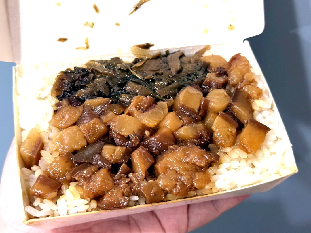 林記飯館西屯青海店|台中滷肉飯推薦!都是肥肉油油亮亮,還有多款便當選擇! @猴屁的異想世界 林記飯館西屯青海店|台中滷肉飯推薦!都是肥肉油油亮亮,還有多款便當選擇! @猴屁的異想世界