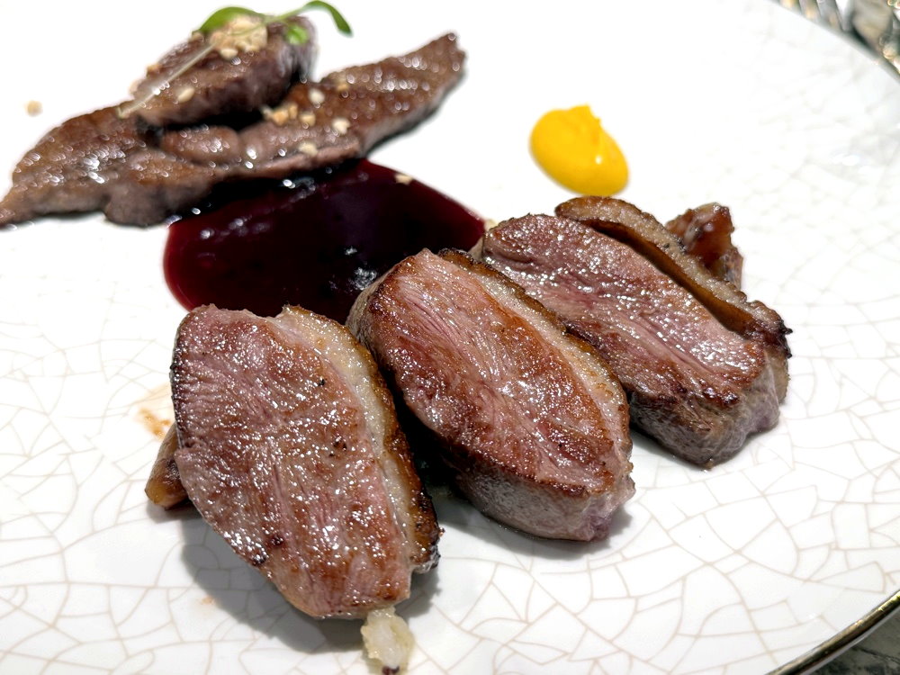 【夏慕尼台灣大道店】台中慶生首選,星級聯名和牛、脆皮鴨胸,還有超驚喜壽星儀式感! @猴屁的異想世界 【夏慕尼台灣大道店】台中慶生首選,星級聯名和牛、脆皮鴨胸,還有超驚喜壽星儀式感! @猴屁的異想世界