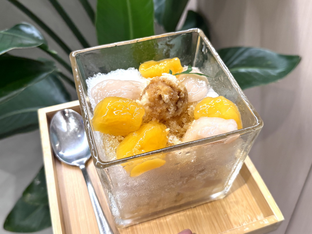 【涼糧甜品】台中南屯質感系冰店,必點炭焙烏龍雪花冰、冬季熱甜湯,外帶兩碗再送質感保冷袋! @猴屁的異想世界 【涼糧甜品】台中南屯質感系冰店,必點炭焙烏龍雪花冰、冬季熱甜湯,外帶兩碗再送質感保冷袋! @猴屁的異想世界