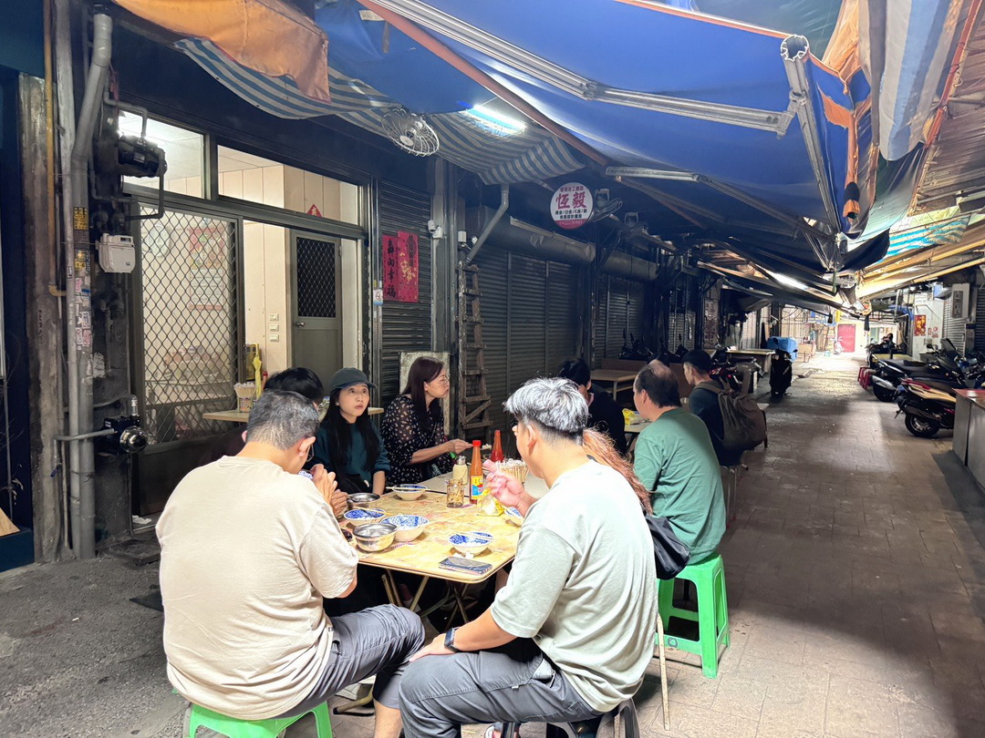【阿坤麵】台中光復國小美食推薦,米其林連續六年入選!乾麵必點、豬血湯超大塊 @猴屁的異想世界 【阿坤麵】台中光復國小美食推薦,米其林連續六年入選!乾麵必點、豬血湯超大塊 @猴屁的異想世界