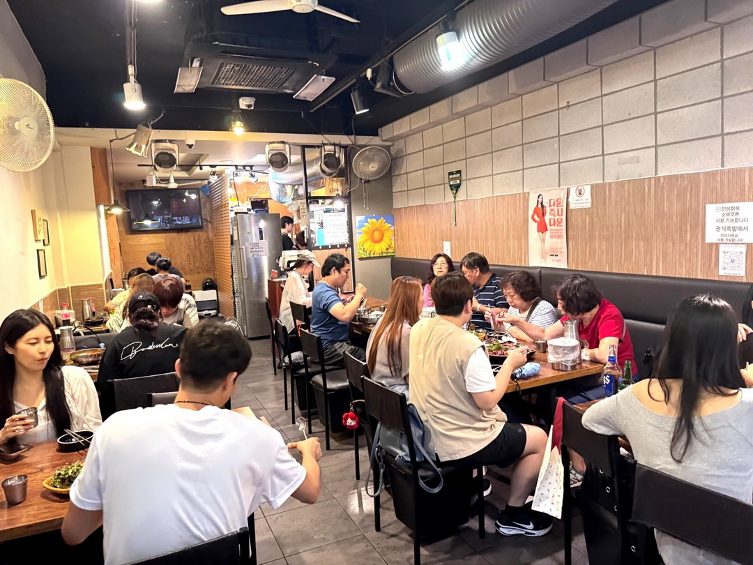 Gwonsig Jogbal권식족발|首爾聖水洞排隊豬腳名店!半半豬腳一次吃到原味+辣味,韓國節目也推薦! @猴屁的異想世界 Gwonsig Jogbal권식족발|首爾聖水洞排隊豬腳名店!半半豬腳一次吃到原味+辣味,韓國節目也推薦! @猴屁的異想世界