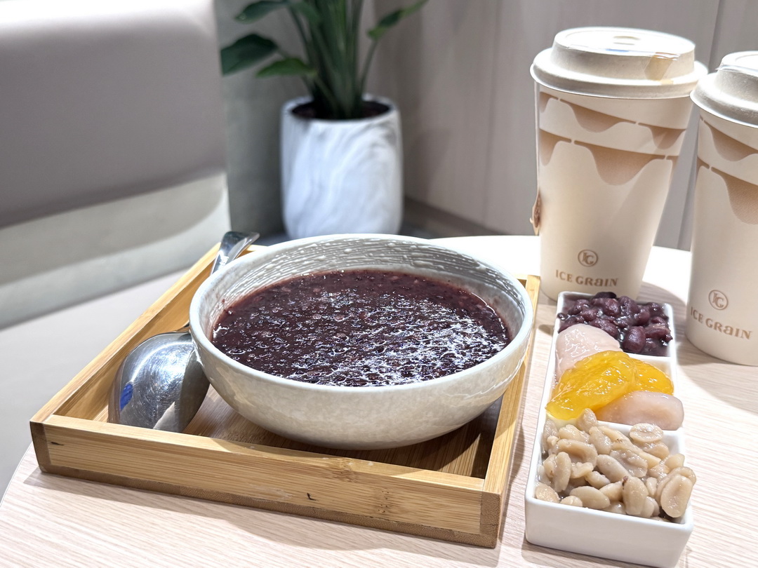 【涼糧甜品】台中南屯質感系冰店,必點炭焙烏龍雪花冰、冬季熱甜湯,外帶兩碗再送質感保冷袋! @猴屁的異想世界 【涼糧甜品】台中南屯質感系冰店,必點炭焙烏龍雪花冰、冬季熱甜湯,外帶兩碗再送質感保冷袋! @猴屁的異想世界