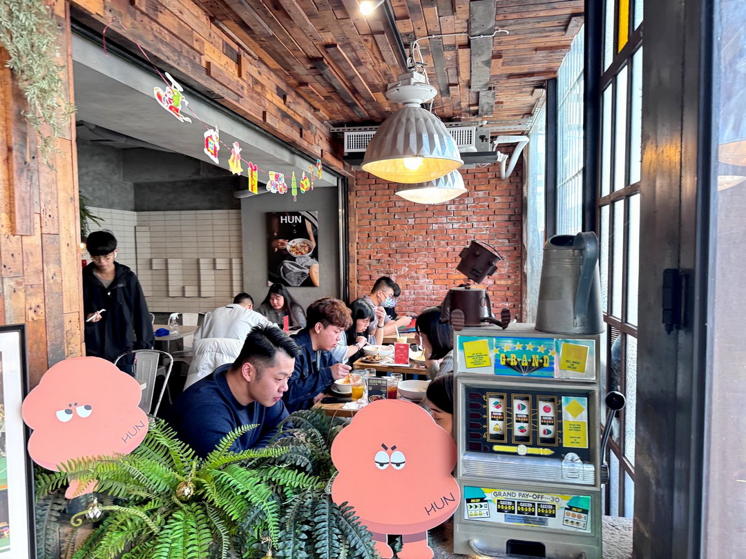 HUN混逢甲店｜台中逢甲義大利麵推薦，雙人套餐超滿足，炸豬排、麻奶雞腿麵必吃 @猴屁的異想世界