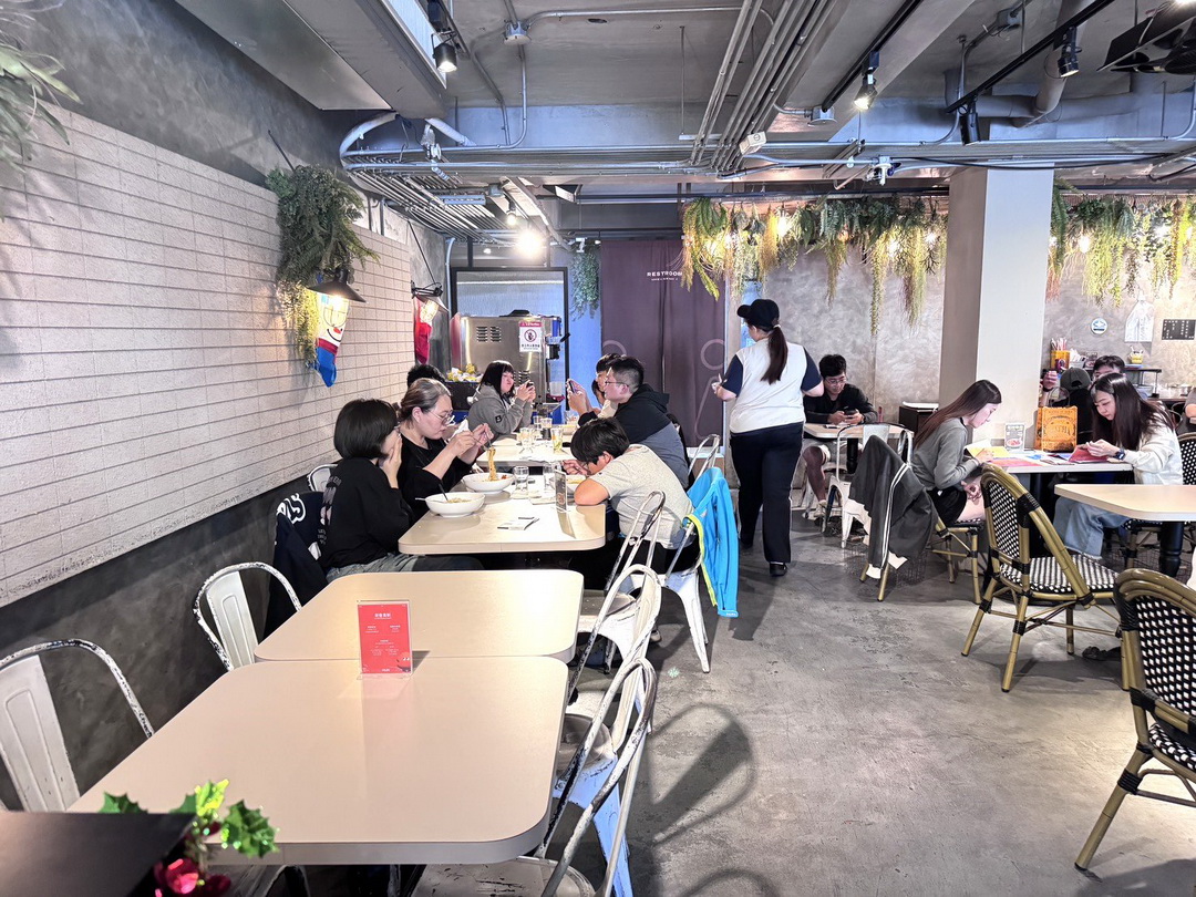 HUN混逢甲店｜台中逢甲義大利麵推薦，雙人套餐超滿足，炸豬排、麻奶雞腿麵必吃 @猴屁的異想世界