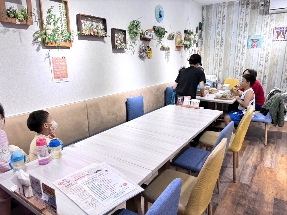 【私嚐の吃飯北大店】三峽美食超萌柴柴店狗陪吃飯！必點視覺系雲朵烏龍麵，寵物與親子友善餐廳 @猴屁的異想世界