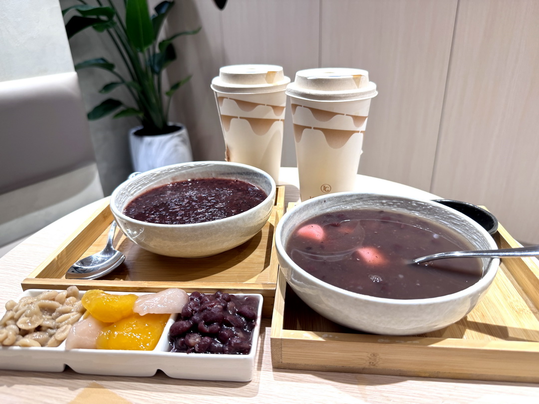 【涼糧甜品】台中南屯質感系冰店,必點炭焙烏龍雪花冰、冬季熱甜湯,外帶兩碗再送質感保冷袋! @猴屁的異想世界 【涼糧甜品】台中南屯質感系冰店,必點炭焙烏龍雪花冰、冬季熱甜湯,外帶兩碗再送質感保冷袋! @猴屁的異想世界
