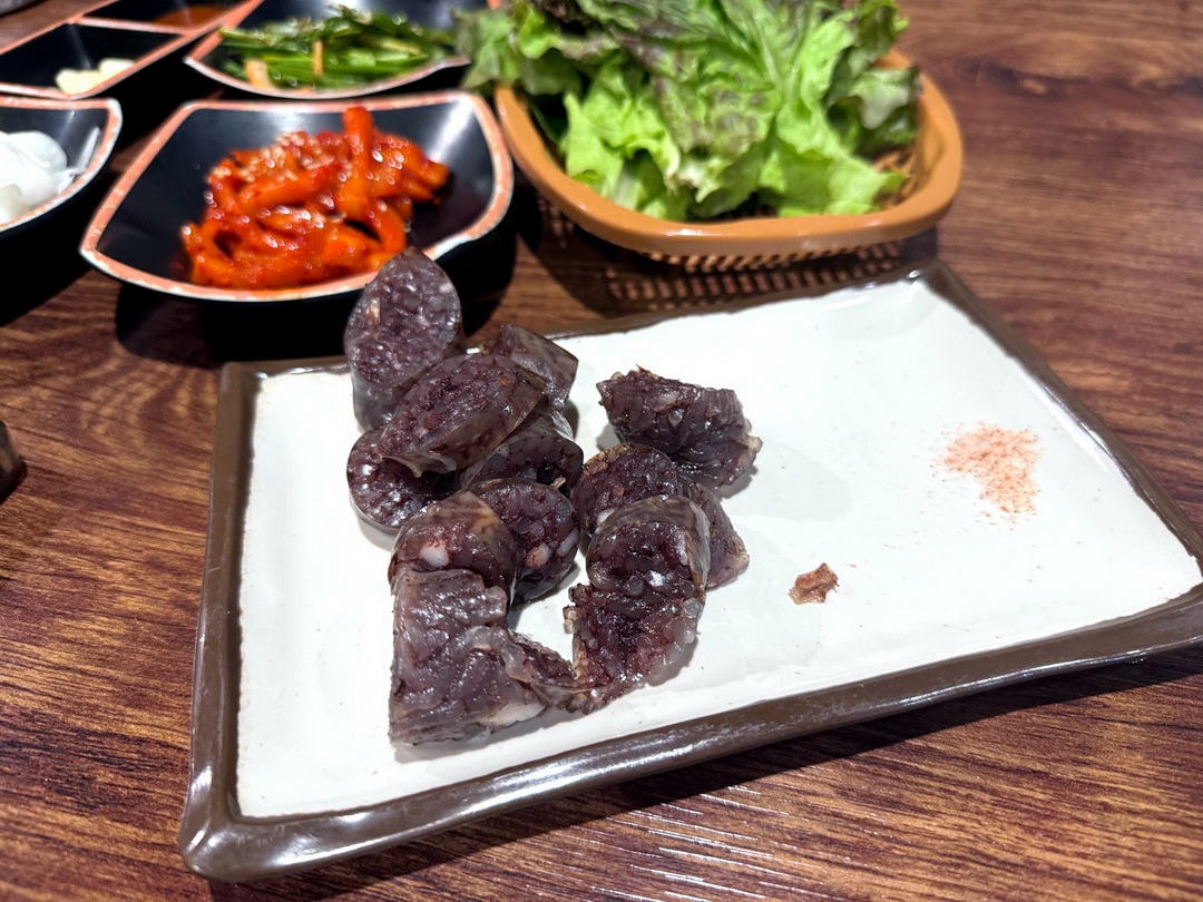 Gwonsig Jogbal권식족발|首爾聖水洞排隊豬腳名店!半半豬腳一次吃到原味+辣味,韓國節目也推薦! @猴屁的異想世界 Gwonsig Jogbal권식족발|首爾聖水洞排隊豬腳名店!半半豬腳一次吃到原味+辣味,韓國節目也推薦! @猴屁的異想世界