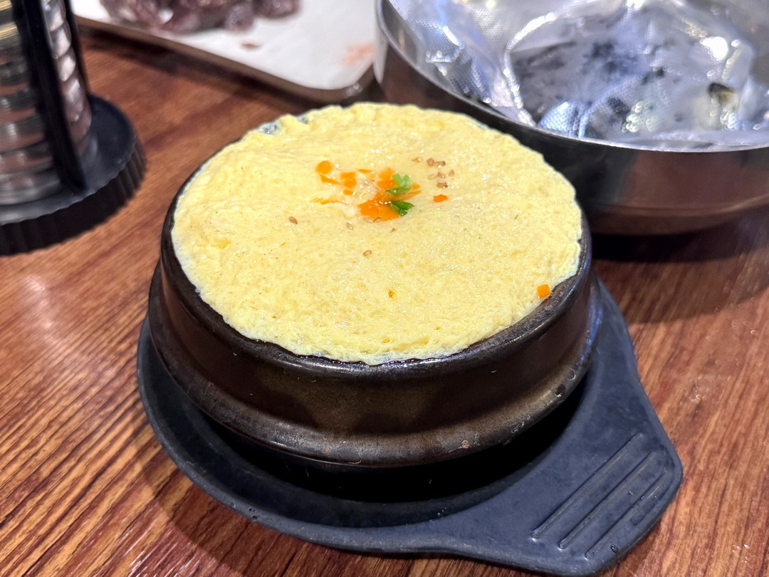 Gwonsig Jogbal권식족발|首爾聖水洞排隊豬腳名店!半半豬腳一次吃到原味+辣味,韓國節目也推薦! @猴屁的異想世界 Gwonsig Jogbal권식족발|首爾聖水洞排隊豬腳名店!半半豬腳一次吃到原味+辣味,韓國節目也推薦! @猴屁的異想世界