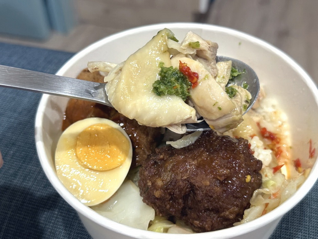 【雞肉本家逢甲店】台中逢甲便當推薦,超嫩海南雞配上獅子頭,簡約質感系飯食推薦! @猴屁的異想世界 【雞肉本家逢甲店】台中逢甲便當推薦,超嫩海南雞配上獅子頭,簡約質感系飯食推薦! @猴屁的異想世界